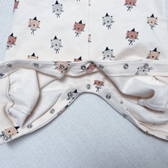 Quincy Mae Relaxed Fleece Jumpsuit – “Cats” Print – Size 3-6M – NWOT - Picture 6 of 10